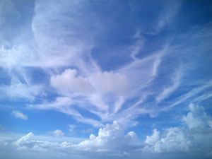 青色グラデーションの空